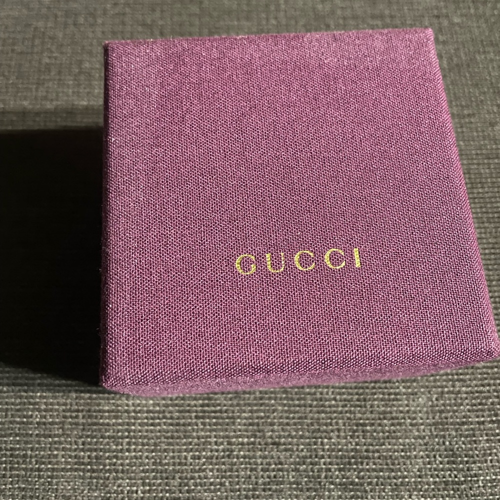 Gucci Stud Pearl Antique Gold Ring - Picture 6 of 6